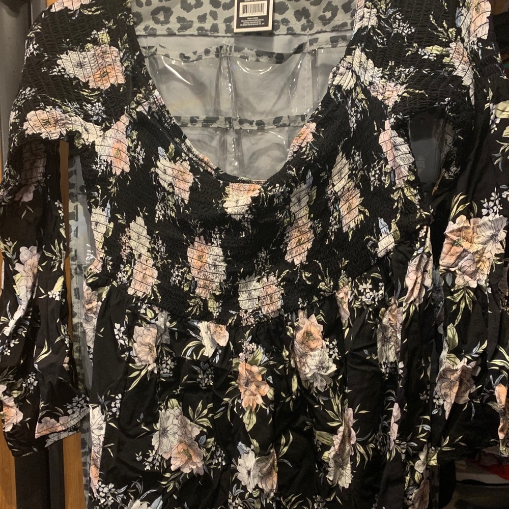 Torrid Floral Top - Picture 2 of 3